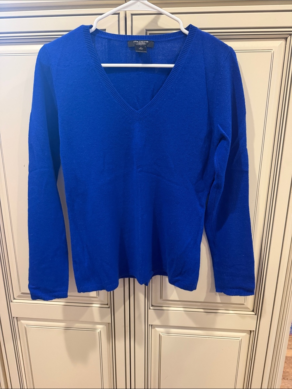 Ann Taylor vibrant cobalt blue 100 percent cashmere.